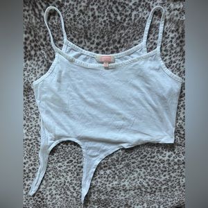White crop tank top with tie in corner